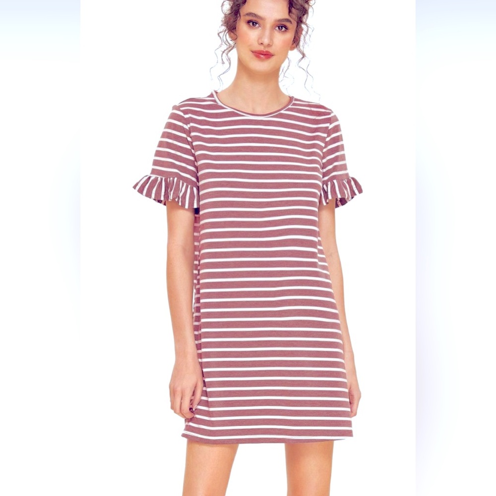 Casual Bergundy tunic XL with adorable ruffled short sleeves. New never worn.